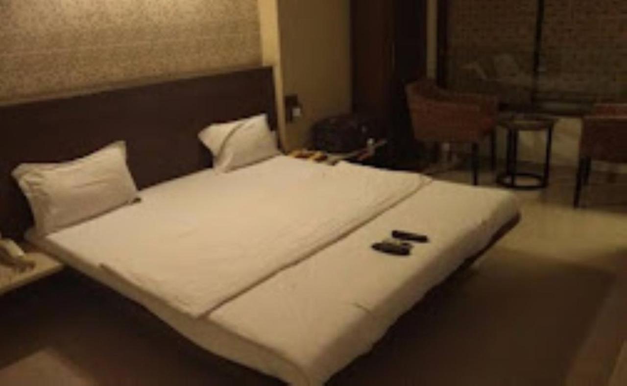 Hotel Sai Saya,Nashik Extérieur photo