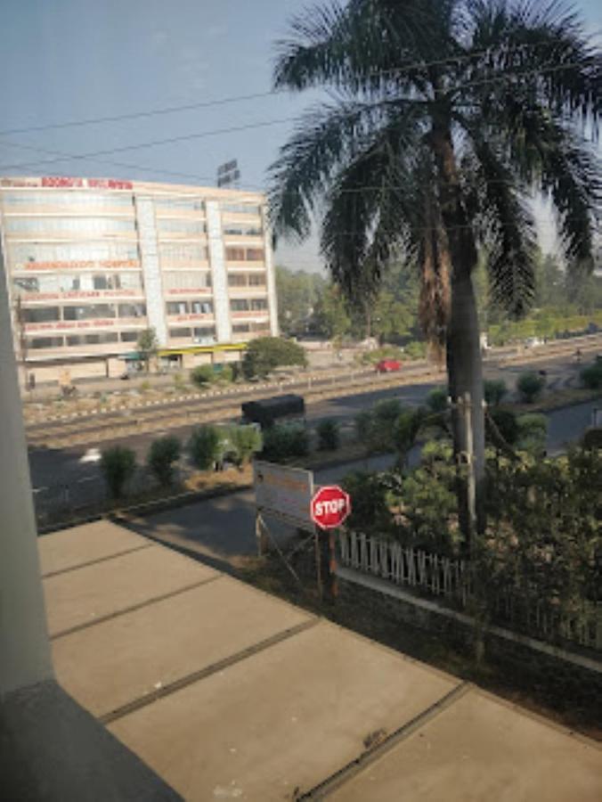 Hotel Sai Saya,Nashik Extérieur photo