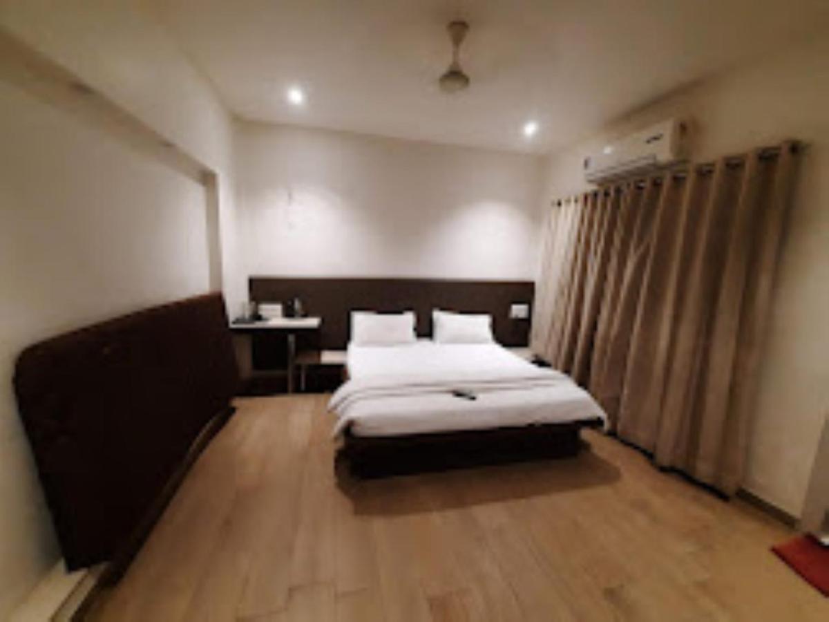 Hotel Sai Saya,Nashik Extérieur photo
